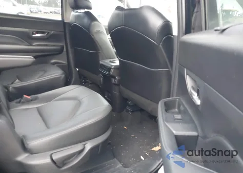 2024 Toyota Grand Highlander Xle из США, поврежденный, VIN 5TDAAAB50RS051475